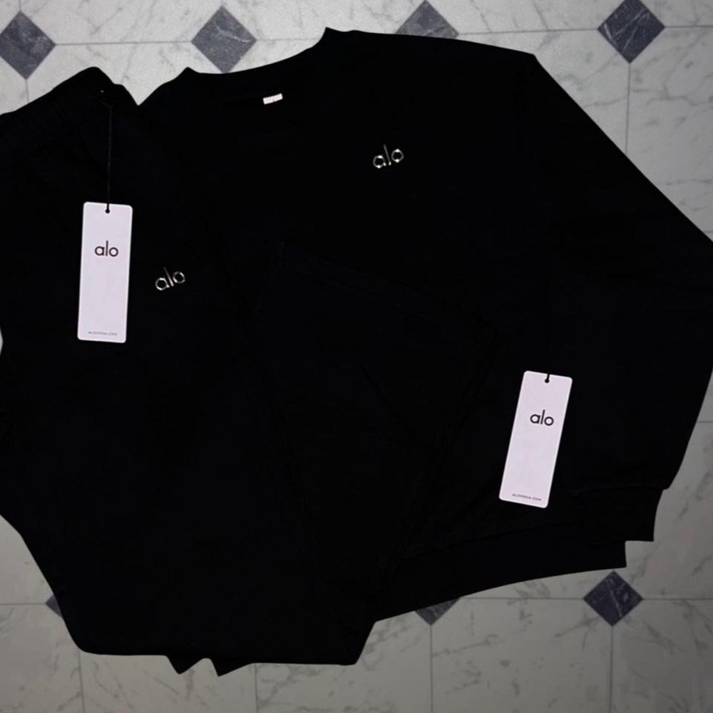 Alo Crewneck and Uncuffed Sweatpants Set Women's Black NWT Size L